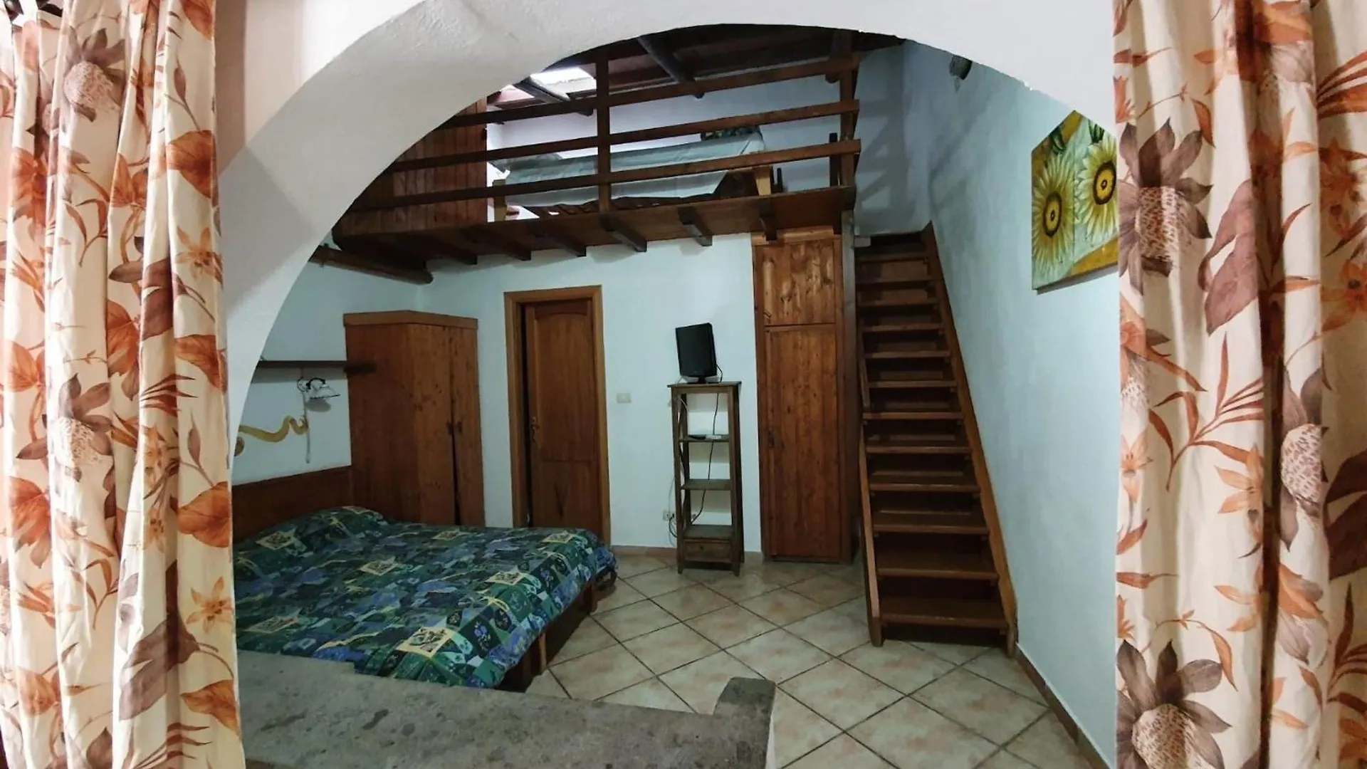 Beautiful Apartment In Roma With Shared Swimming Pool Rome