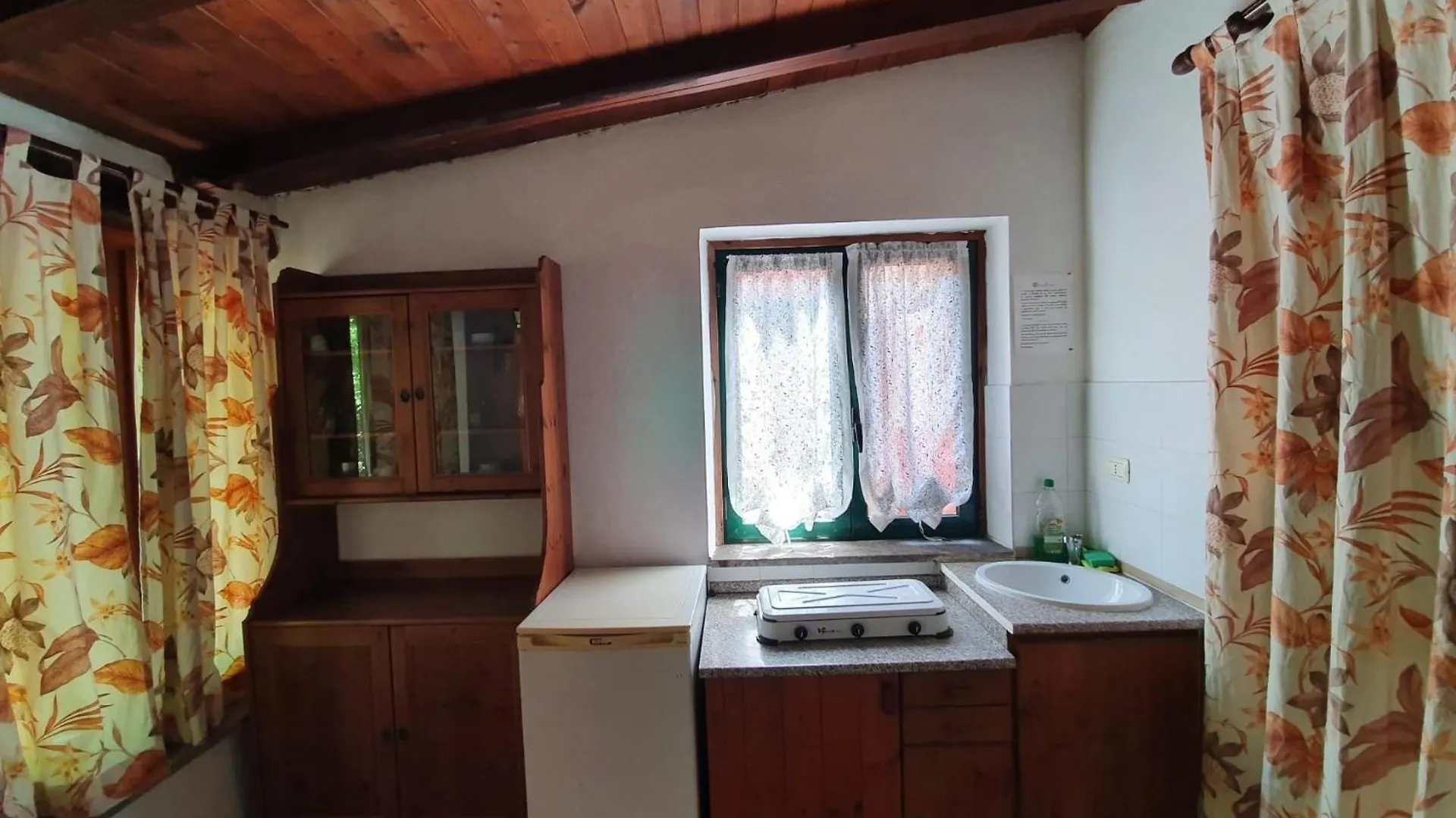 Beautiful Apartment In Roma With Shared Swimming Pool