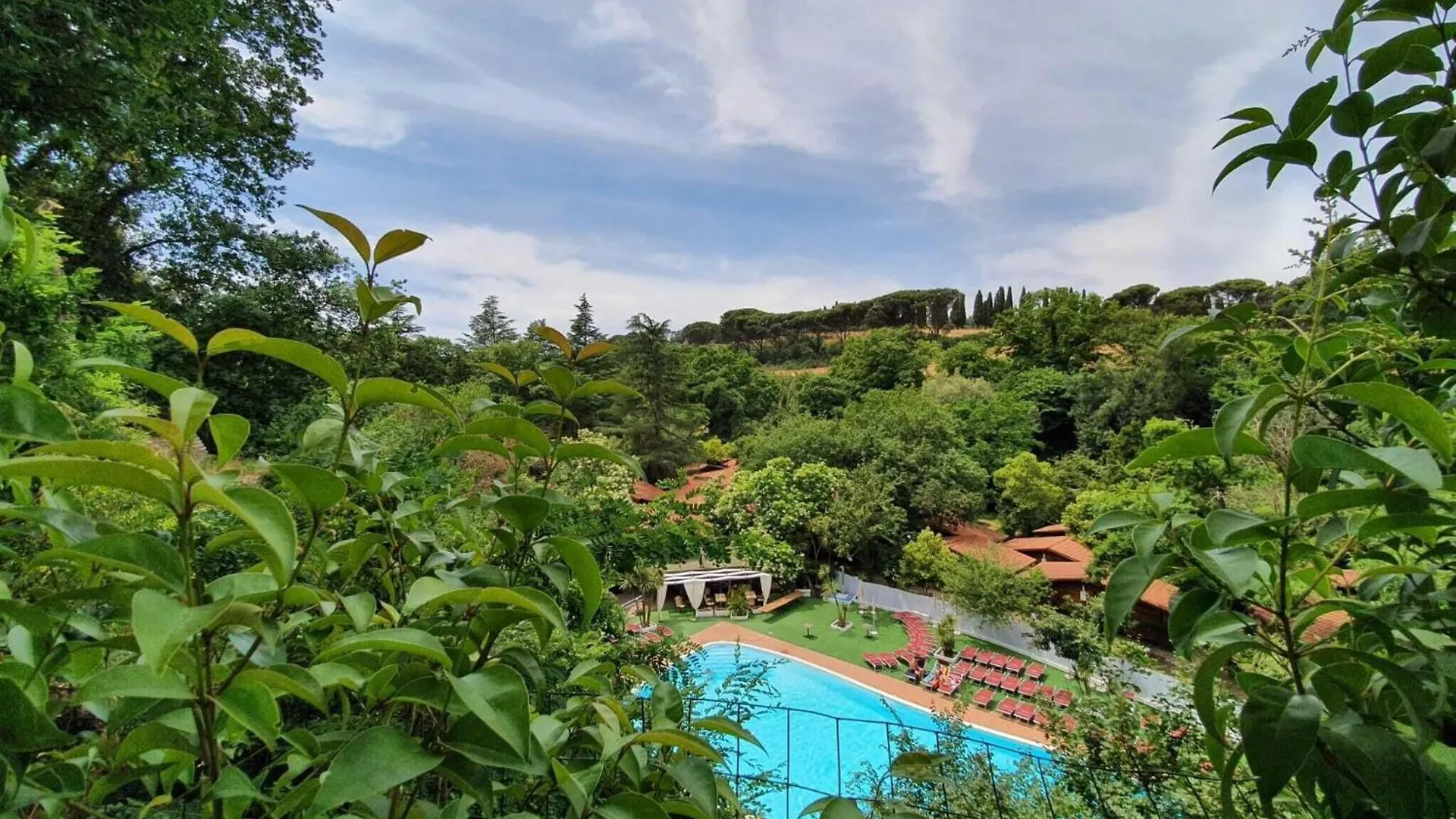 Beautiful Apartment In Roma With Shared Swimming Pool